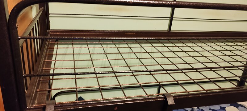 Pat supraetajat din fier forjat