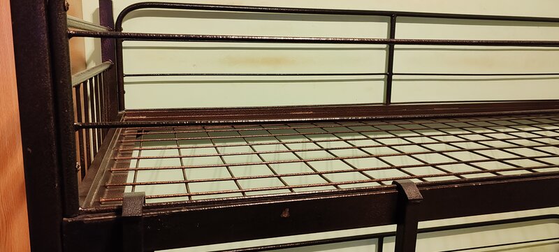 Pat supraetajat din fier forjat